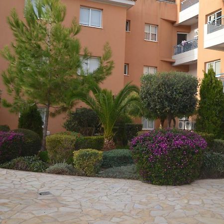 Iris Village Paphos 外观 照片