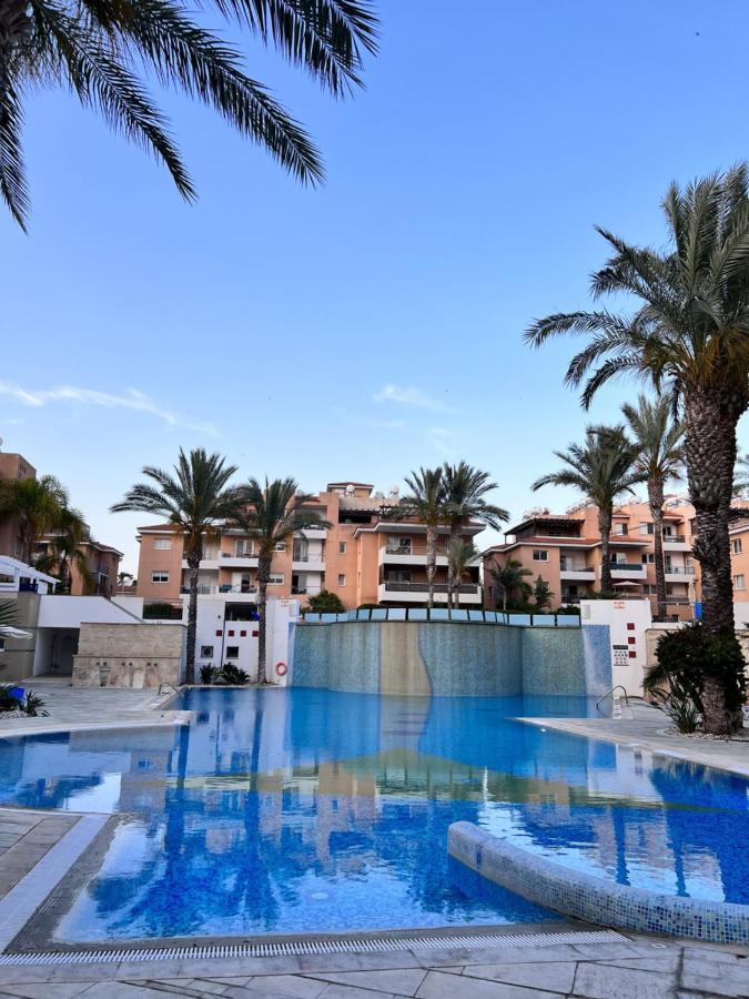 Iris Village Paphos 外观 照片