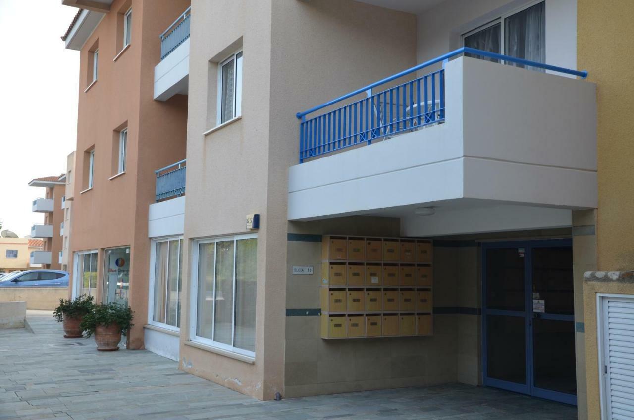 Iris Village Paphos 外观 照片